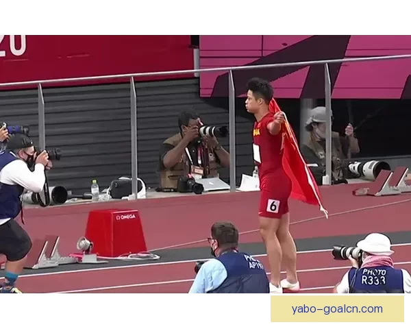 师娘落泪心疼刘国正妻子哽咽王楚钦独背国旗前行这一幕太揪心至极